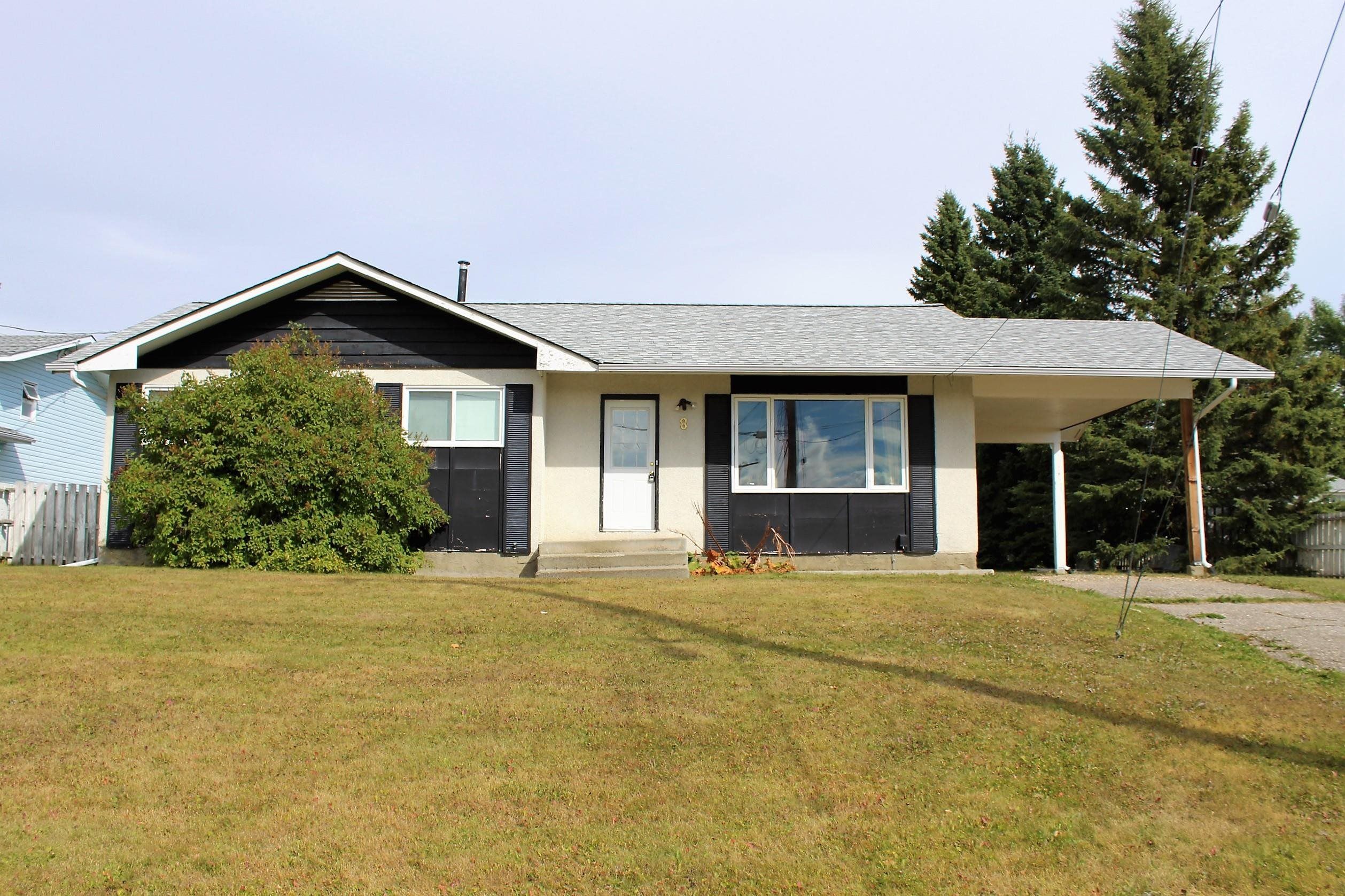 Main Photo: 8 HEATHER Crescent in Mackenzie: Mackenzie -Town House for sale (Mackenzie (Zone 69))  : MLS®# R2615480
