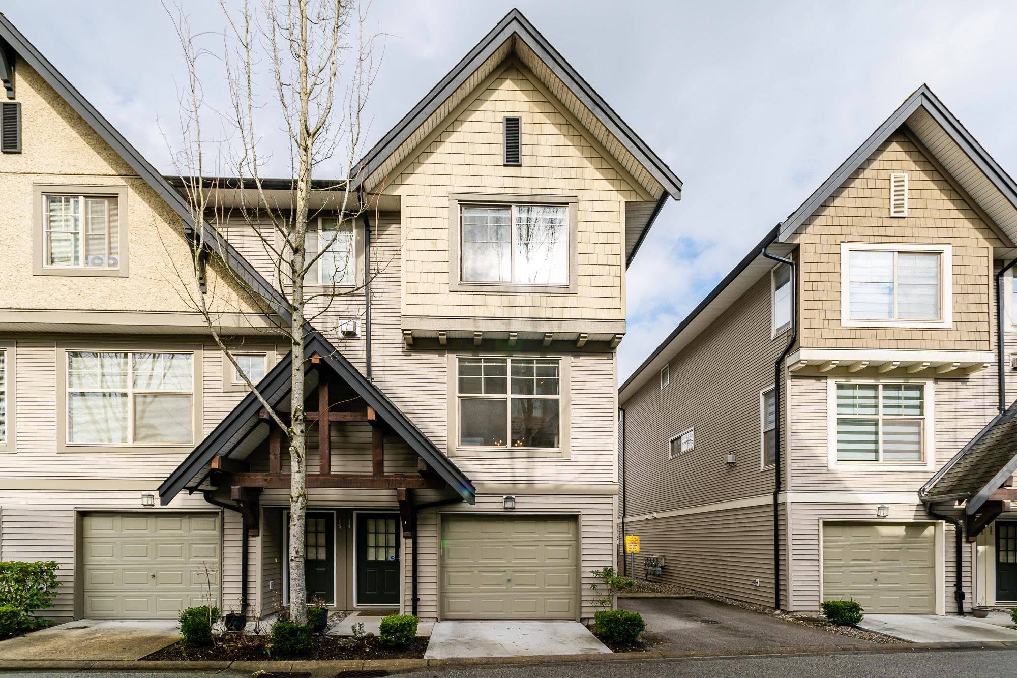 Main Photo: 44 15152 62A Avenue in Surrey: Sullivan Station Townhouse for sale in "Uplands" : MLS®# R2660796