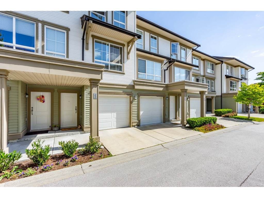 Main Photo: 22 19505 68A Avenue in Surrey: Clayton Townhouse for sale in "Clayton Rise" (Cloverdale)  : MLS®# R2484937