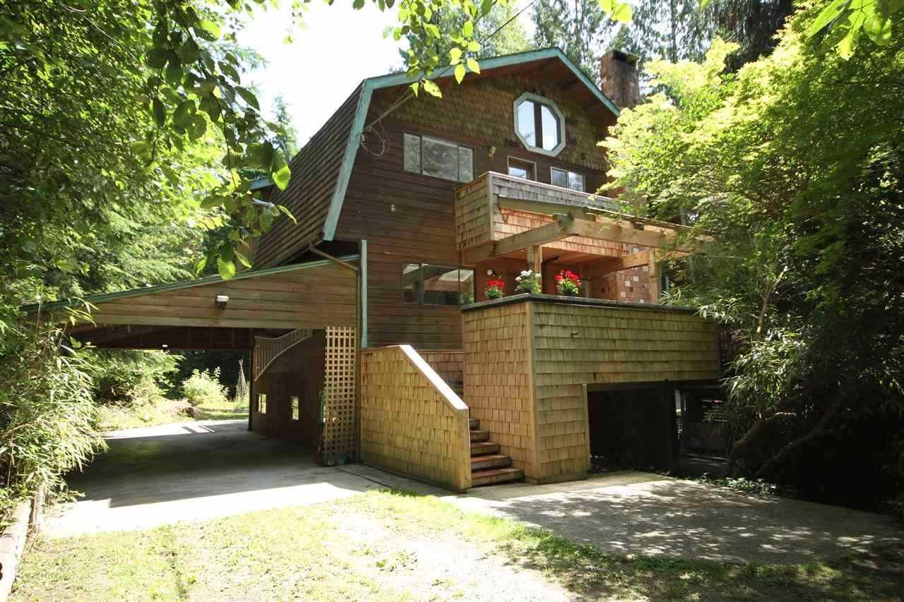 Main Photo: 1534 HENDERSON Avenue: Roberts Creek House for sale (Sunshine Coast)  : MLS®# R2590136