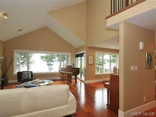 Photo 9: 5255 Parker Ave in VICTORIA: SE Cordova Bay House for sale (Saanich East)  : MLS®# 692506