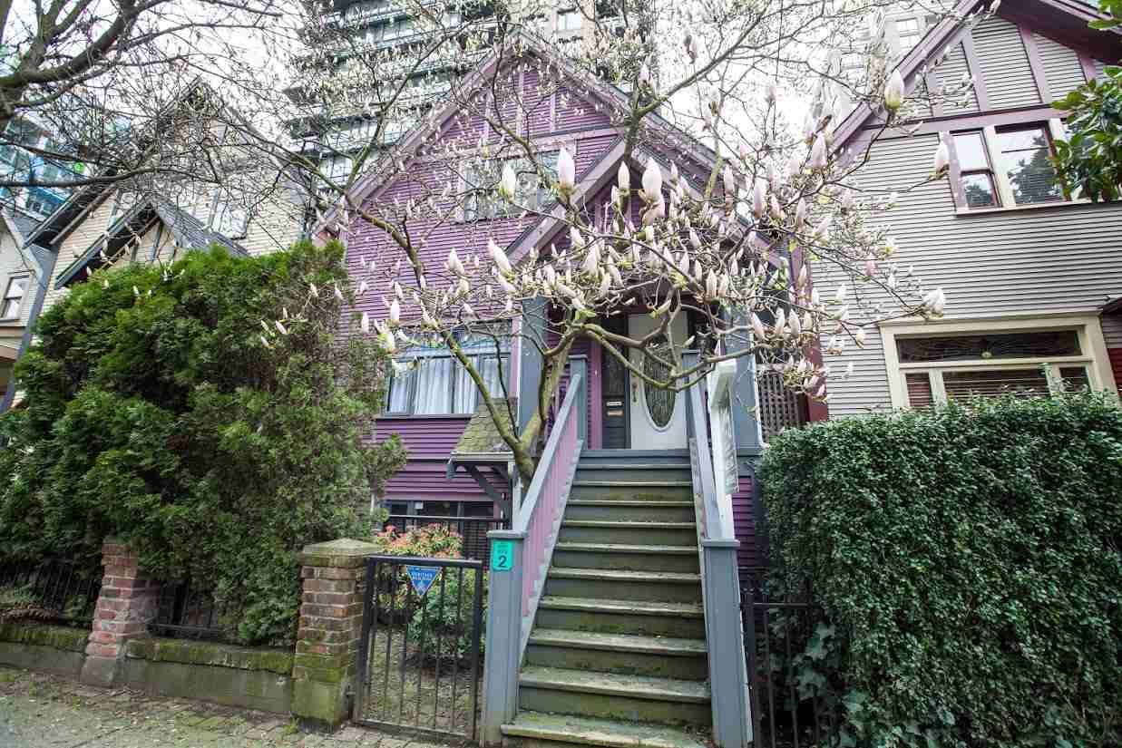 Main Photo: 435 HELMCKEN STREET in Vancouver: Yaletown House for sale (Vancouver West)  : MLS®# R2106269
