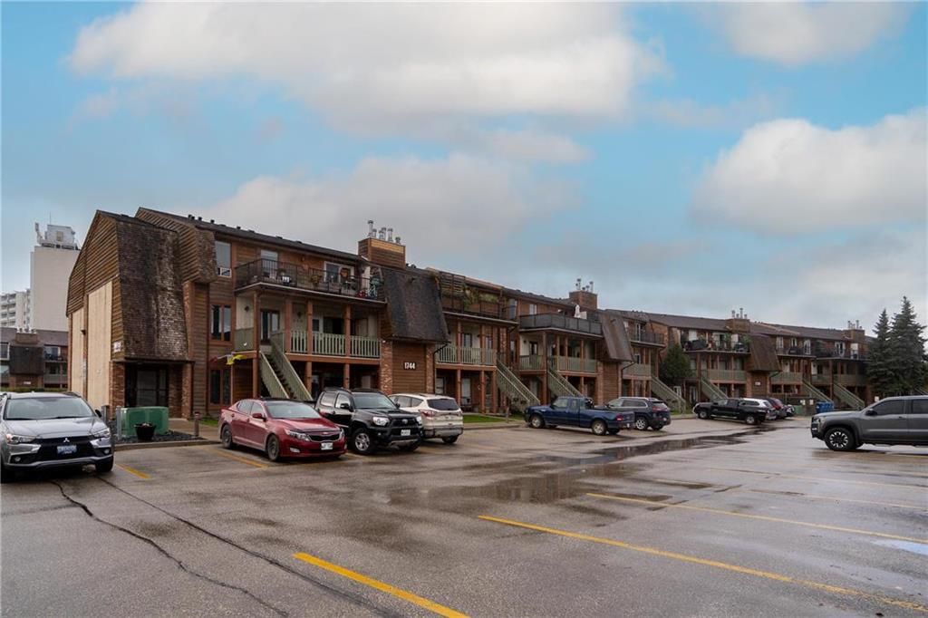 Main Photo: 108 1736 Henderson Highway in Winnipeg: North Kildonan Condominium for sale (3G)  : MLS®# 202327792