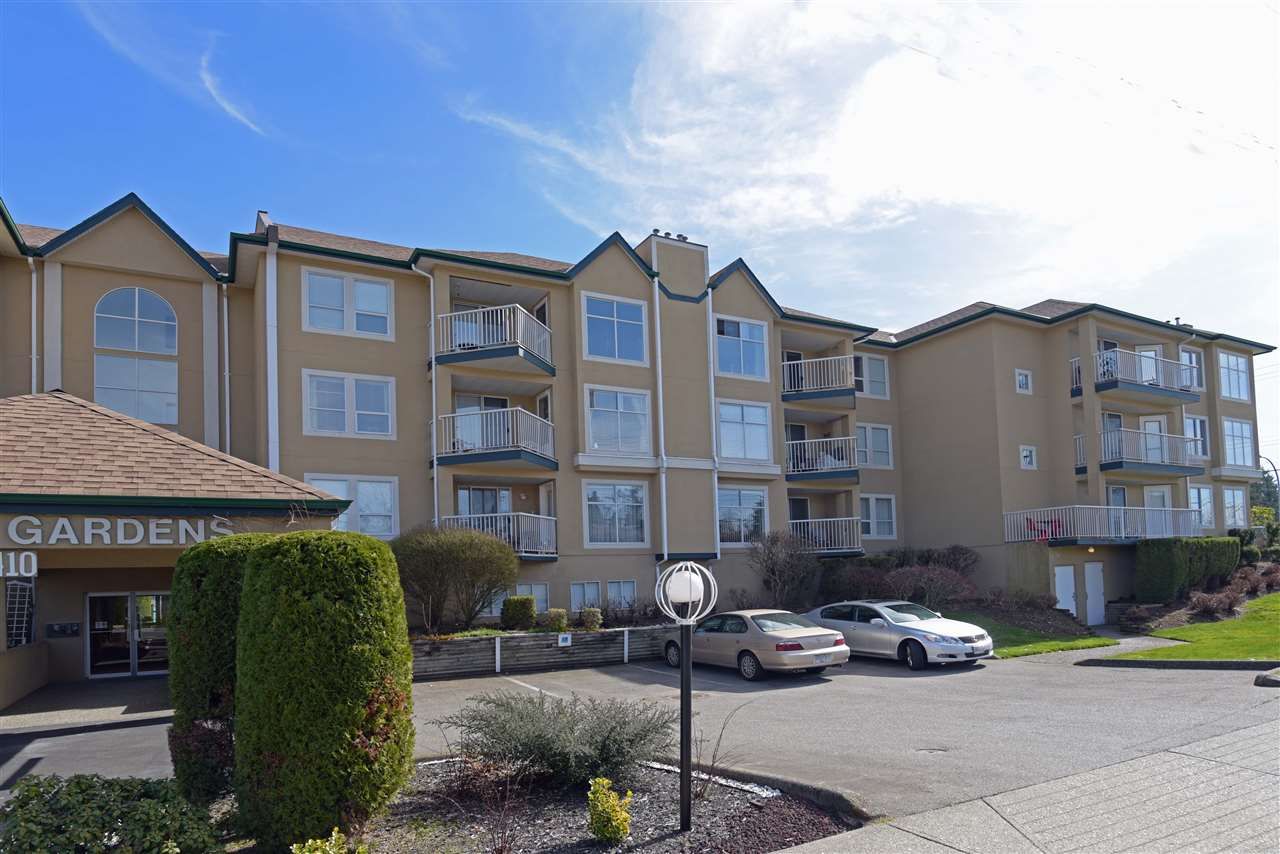Main Photo: 304 2410 EMERSON Street in Abbotsford: Abbotsford West Condo for sale in "Lakeway Gardens" : MLS®# R2246603