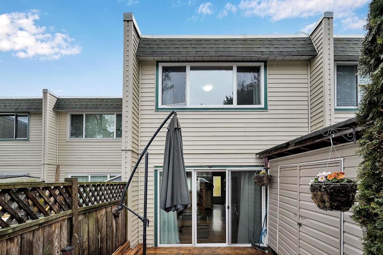 Main Photo: 16 4959 57TH Street in Delta: Hawthorne Townhouse for sale in "Oasis" (Ladner)  : MLS®# R2659258