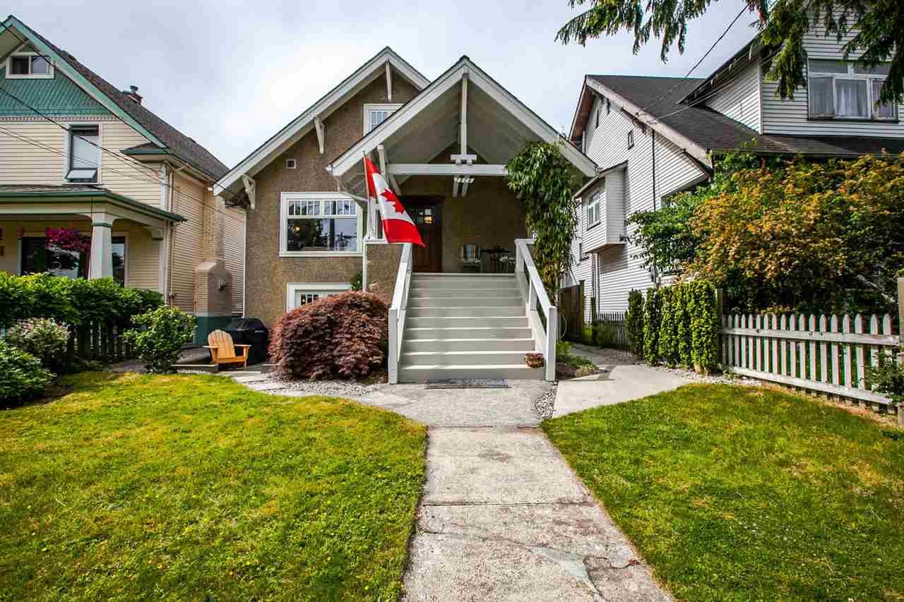 Main Photo: 1019 HAMILTON Street in New Westminster: Moody Park House for sale : MLS®# R2072177