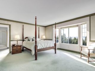Photo 26: 3333 MARINE Drive in West Vancouver: West Bay House for sale in "West Bay" : MLS®# R2761097