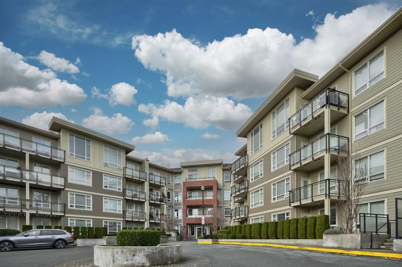Main Photo: C216 20211 66 Avenue in Langley: Willoughby Heights Condo for sale : MLS®# R2532757