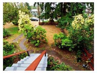 Photo 2: 614 E 4TH Street in North Vancouver: Queensbury House for sale : MLS®# V848038