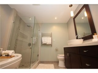 Photo 9: 8 1182 QUEBEC Street in Vancouver: Mount Pleasant VE Townhouse for sale in "CITY GATE" (Vancouver East)  : MLS®# V1025907