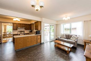 Photo 8: 1651 GILES Place in Burnaby: Sperling-Duthie House for sale (Burnaby North)  : MLS®# R2271119