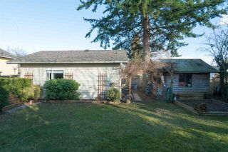 Photo 18: 15620 RUSSELL Avenue: White Rock House for sale (South Surrey White Rock)  : MLS®# R2140276