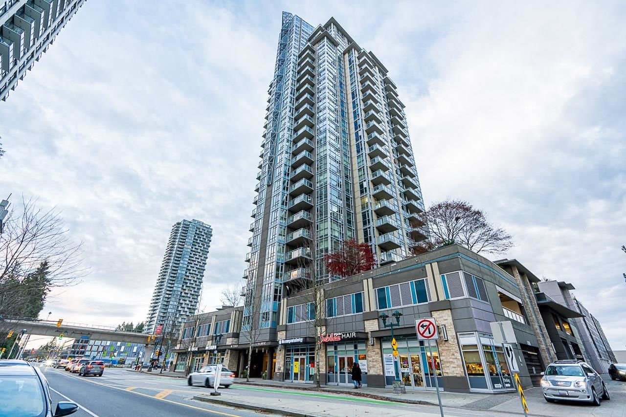 Main Photo: 901 3008 GLEN Drive in Coquitlam: North Coquitlam Condo for sale in "MTwo" : MLS®# R2833715