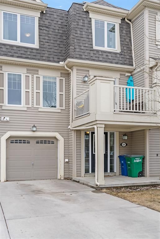 Main Photo: 51 Windstone Green SW: Airdrie Row/Townhouse for sale : MLS®# A2039483