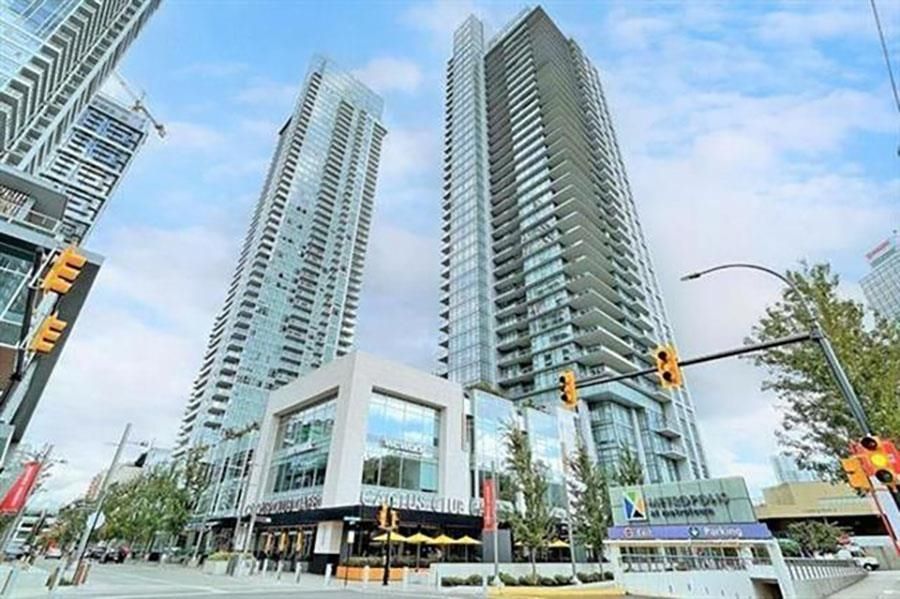 Main Photo: 3301 4670 ASSEMBLY Way in Burnaby: Metrotown Condo for sale in "Station Square" (Burnaby South)  : MLS®# R2738211