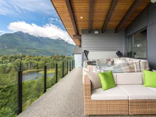 Photo 19: 41165 ROCKRIDGE Place in Squamish: Tantalus House for sale : MLS®# R2167179