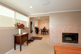 Photo 12: 572 Verona Place in North Vancouver: Upper Delbrook House for sale : MLS®# V945319