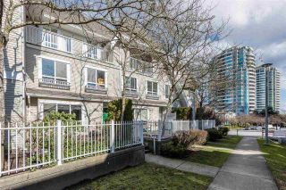 Photo 3: 54 6577 SOUTHOAKS Crescent in Burnaby: Highgate Townhouse for sale in "TUDOR GROVE" (Burnaby South)  : MLS®# R2141550
