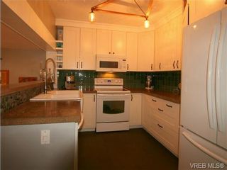 Photo 4: 917 Darwin Avenue in VICTORIA: SE Quadra House for sale (Saanich East)  : MLS®# 657464