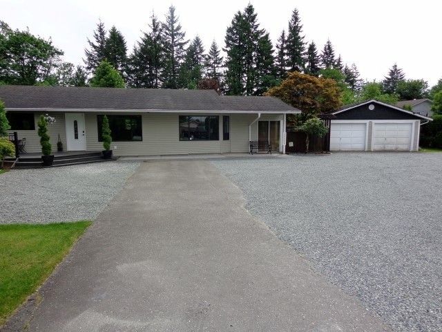 Main Photo: 24498 56 Avenue in Langley: Salmon River House for sale : MLS®# F1415006