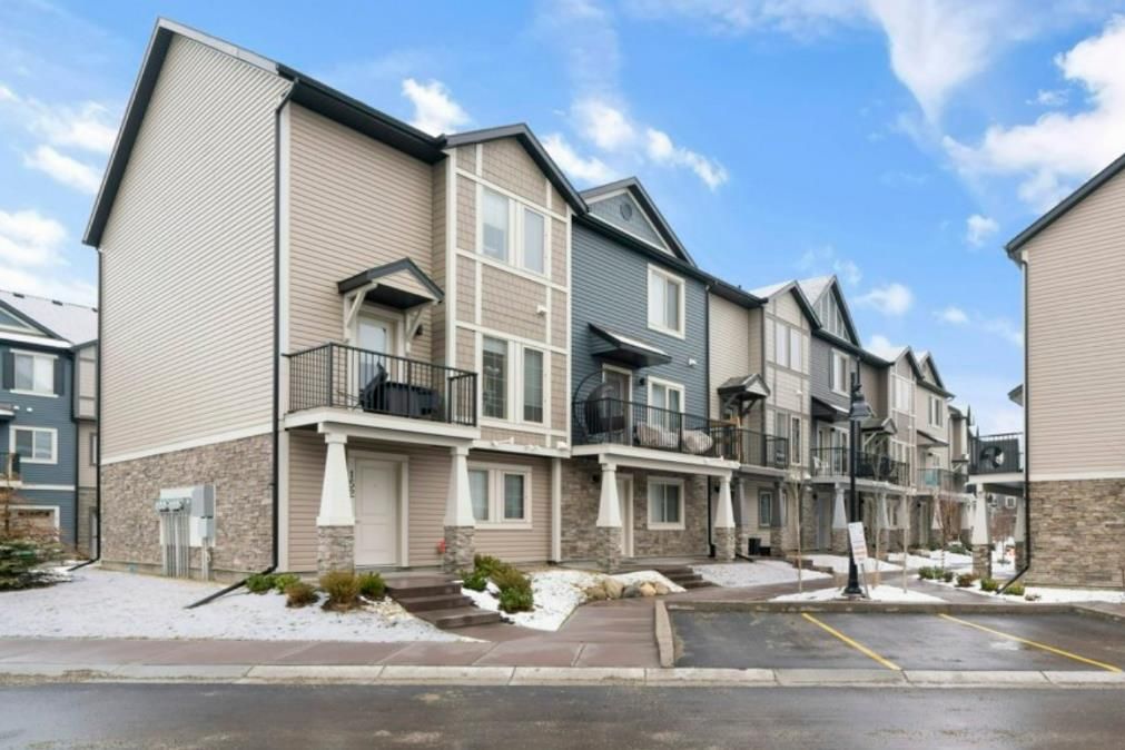 Main Photo: 144 Legacy Point SE in Calgary: Legacy Row/Townhouse for sale : MLS®# A1209105