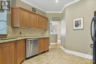 Photo 11: 136 LAMPLIGHTERS DRIVE in Ottawa: House for sale : MLS®# 1352820