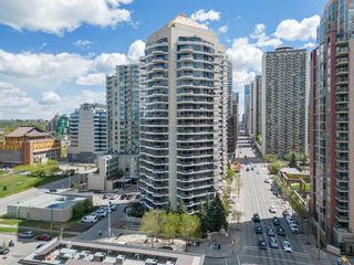 Main Photo: 1305 1088 6 Avenue SW in Calgary: Downtown West End Apartment for sale : MLS®# A2132926