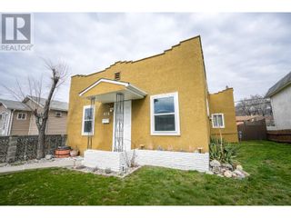 Photo 1: 676 Ellis Street in Penticton: House for sale : MLS®# 10308196