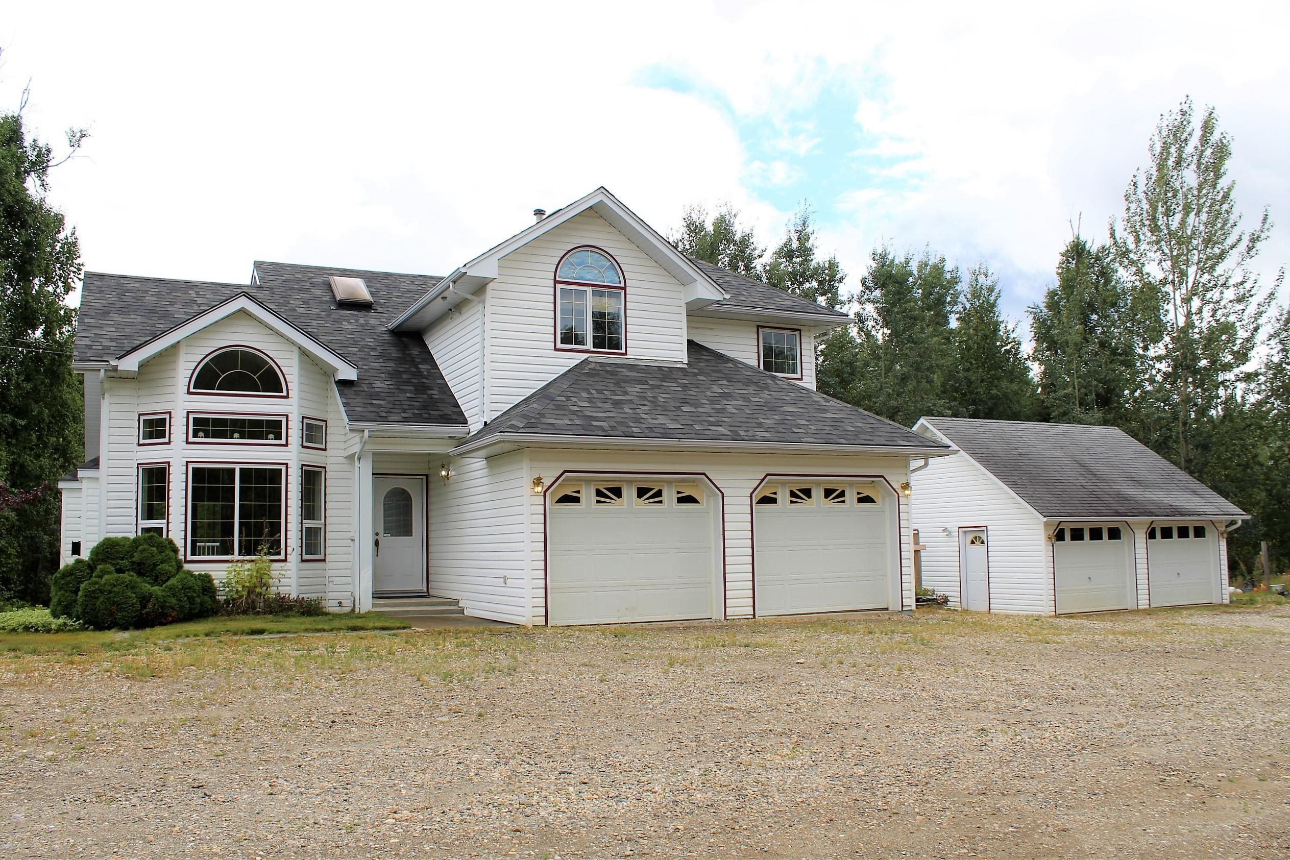 Main Photo: 26 MANITOBA Drive in Mackenzie: Mackenzie - Rural House for sale (Mackenzie (Zone 69))  : MLS®# R2612690