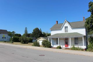 Photo 2: 4 North Street in Kawartha Lakes: Fenelon Falls House (2-Storey) for sale : MLS®# X6112876