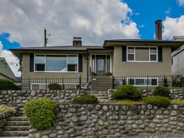 FEATURED LISTING: 910 SURREY Street New Westminster