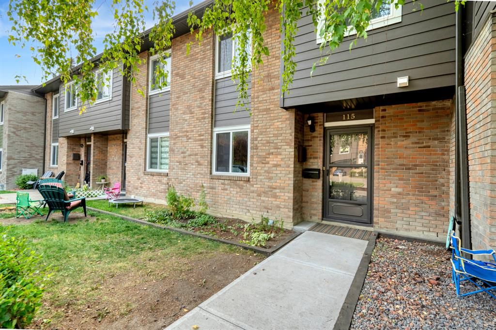 Main Photo: 115 210 86 Avenue SE in Calgary: Acadia Row/Townhouse for sale : MLS®# A2001602