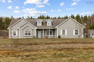 Photo 1: 315 Highway 1 in Mount Uniacke: 105-East Hants/Colchester West Residential for sale (Halifax-Dartmouth)  : MLS®# 202409492