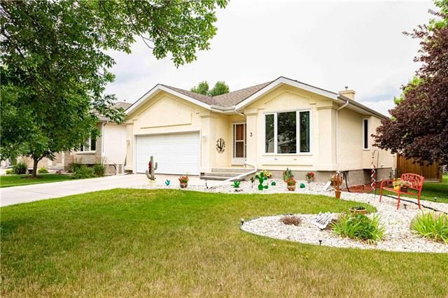 Main Photo: 3 Pelham  Road in Winnipeg: House for sale : MLS®# 202319527