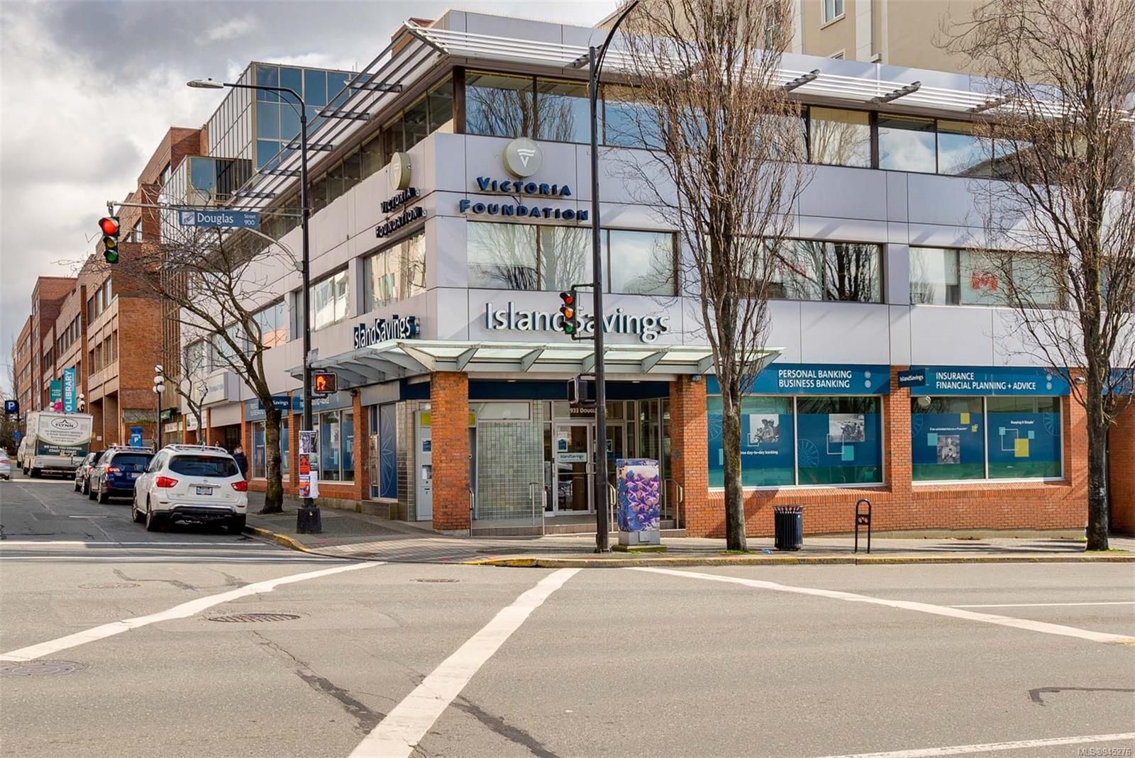 Main Photo: 933 Douglas St in Victoria: Vi Downtown Retail for sale : MLS®# 945276