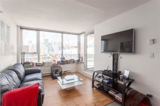 Photo 4: 2207 33 SMITHE Street in Vancouver: Yaletown Condo for sale in "COOPERS LOOKOUT" (Vancouver West)  : MLS®# R2106492