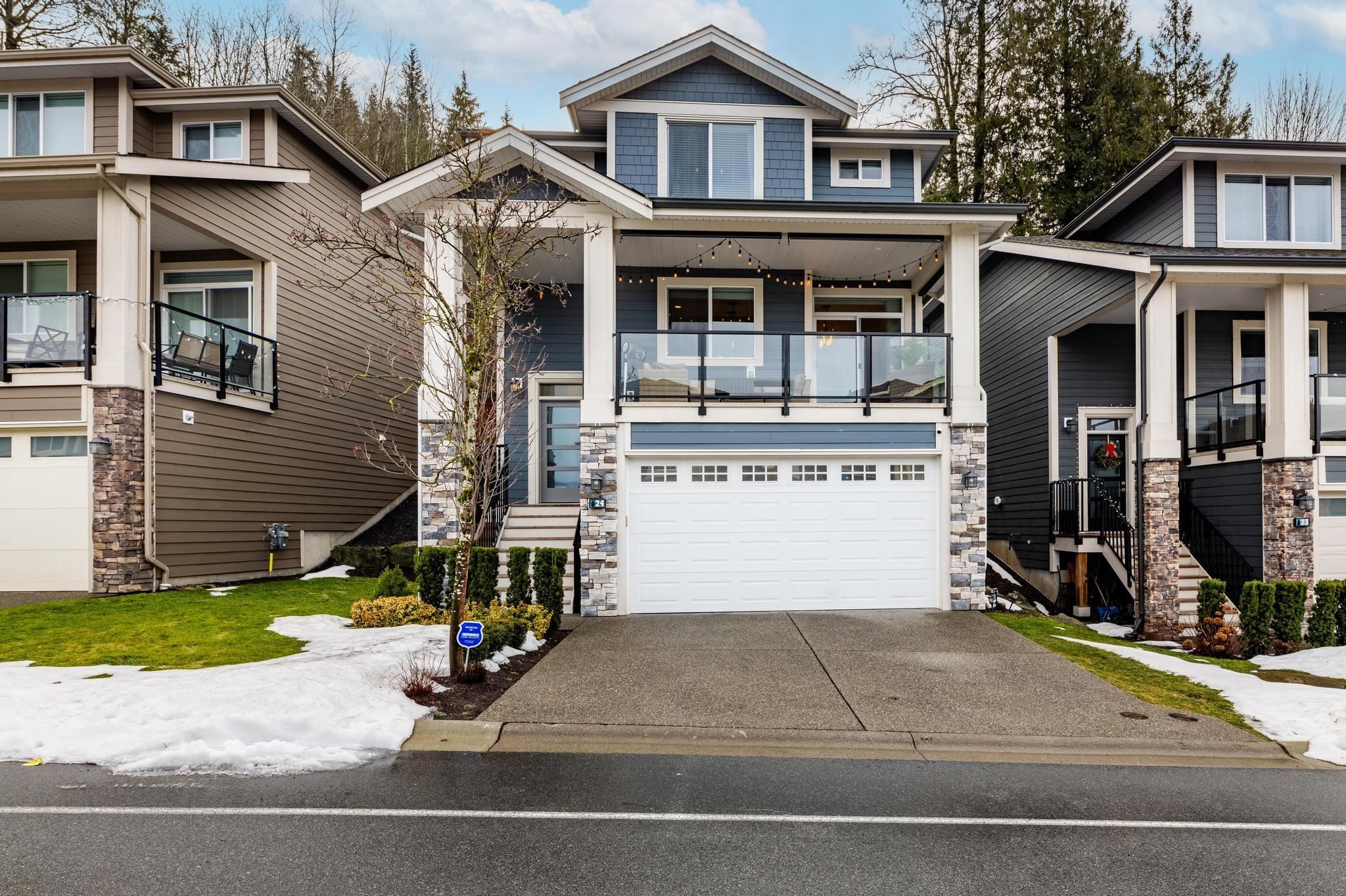 Main Photo: 24 50634 LEDGESTONE Place in Chilliwack: Eastern Hillsides House for sale in "THE CLIFFS" : MLS®# R2844938