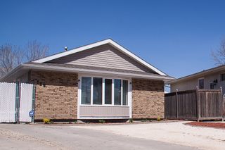 Photo 1: 129 Laurent Drive in Winnipeg: Richmond Lakes Residential for sale (1Q)  : MLS®# 1811424