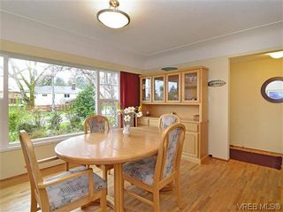 Photo 4: 966 Snowdrop Ave in VICTORIA: SW Marigold House for sale (Saanich West)  : MLS®# 638432