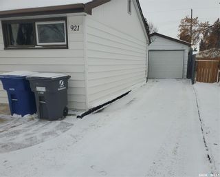 Photo 2: 921 R Avenue North in Saskatoon: Mount Royal SA Residential for sale : MLS®# SK912119