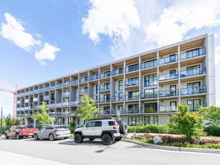 Main Photo: 611 9888 UNIVERSITY Crescent in Burnaby: Simon Fraser Univer. Condo for sale (Burnaby North)  : MLS®# R2890571