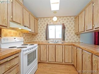 Photo 6: 61 1555 Middle Rd in VICTORIA: VR Glentana Manufactured Home for sale (View Royal)  : MLS®# 756727