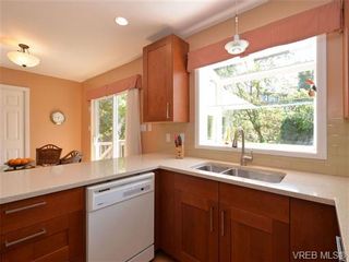 Photo 7: 3928 Oakdale Pl in VICTORIA: SE Mt Doug House for sale (Saanich East)  : MLS®# 701182