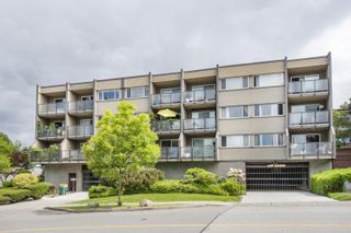 Photo 1: 101 212 FORBES Avenue in North Vancouver: Lower Lonsdale Condo for sale in "Forbes Manor" : MLS®# R2748342