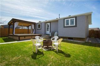 Photo 3: 1487 Leila Avenue in Winnipeg: Amber Trails Residential for sale (4F)  : MLS®# 1710751