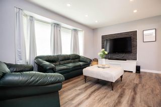 Photo 2: 85 Peony Avenue in Winnipeg: Garden City Residential for sale (4G)  : MLS®# 202015043