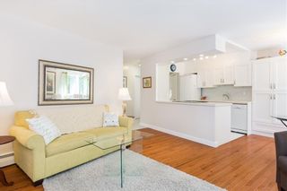 Photo 4: 104 1930 MARINE Drive in West Vancouver: Ambleside Condo for sale in "PARK MARINE" : MLS®# R2427071