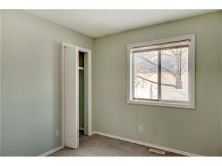 Photo 9: 15 WHITMIRE Villa(s) NE in Calgary: Whitehorn House for sale : MLS®# C4094528
