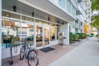 Photo 2: 904 1887 CROWE Street in Vancouver: False Creek Condo for sale (Vancouver West)  : MLS®# R2417358
