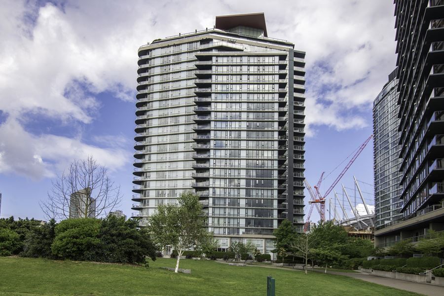 Main Photo: 2101 918 COOPERAGE WAY in : Yaletown Condo for sale : MLS®# R2073536